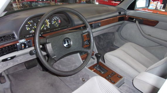 1986 Mercedes-Benz 300SE