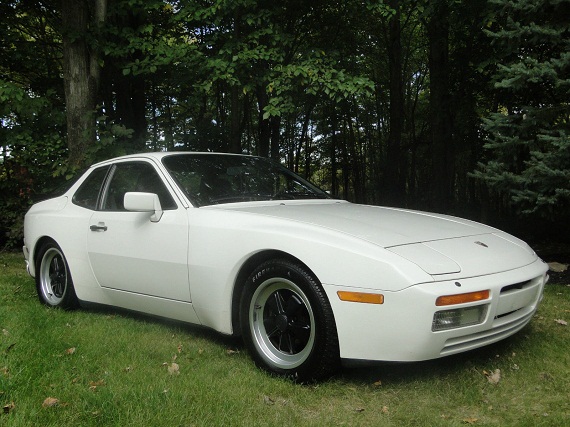 Black or White? 1986 Porsche 944 Turbo Face Off | German Cars For Sale Blog