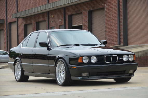 Bmw e34 hella black