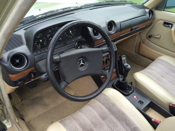 Mercedes 300d store manual transmission