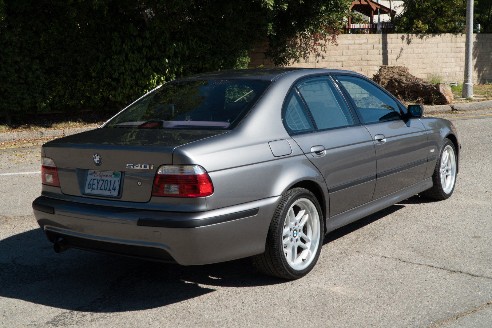 Double Take 540i/6: E34 or E39? 1995 BMW 540i Sport v ...