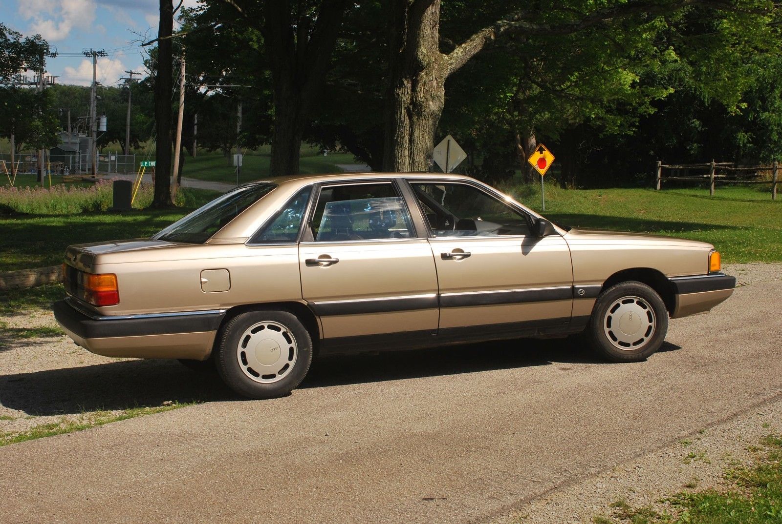 Audi 5000 Turbo Gold