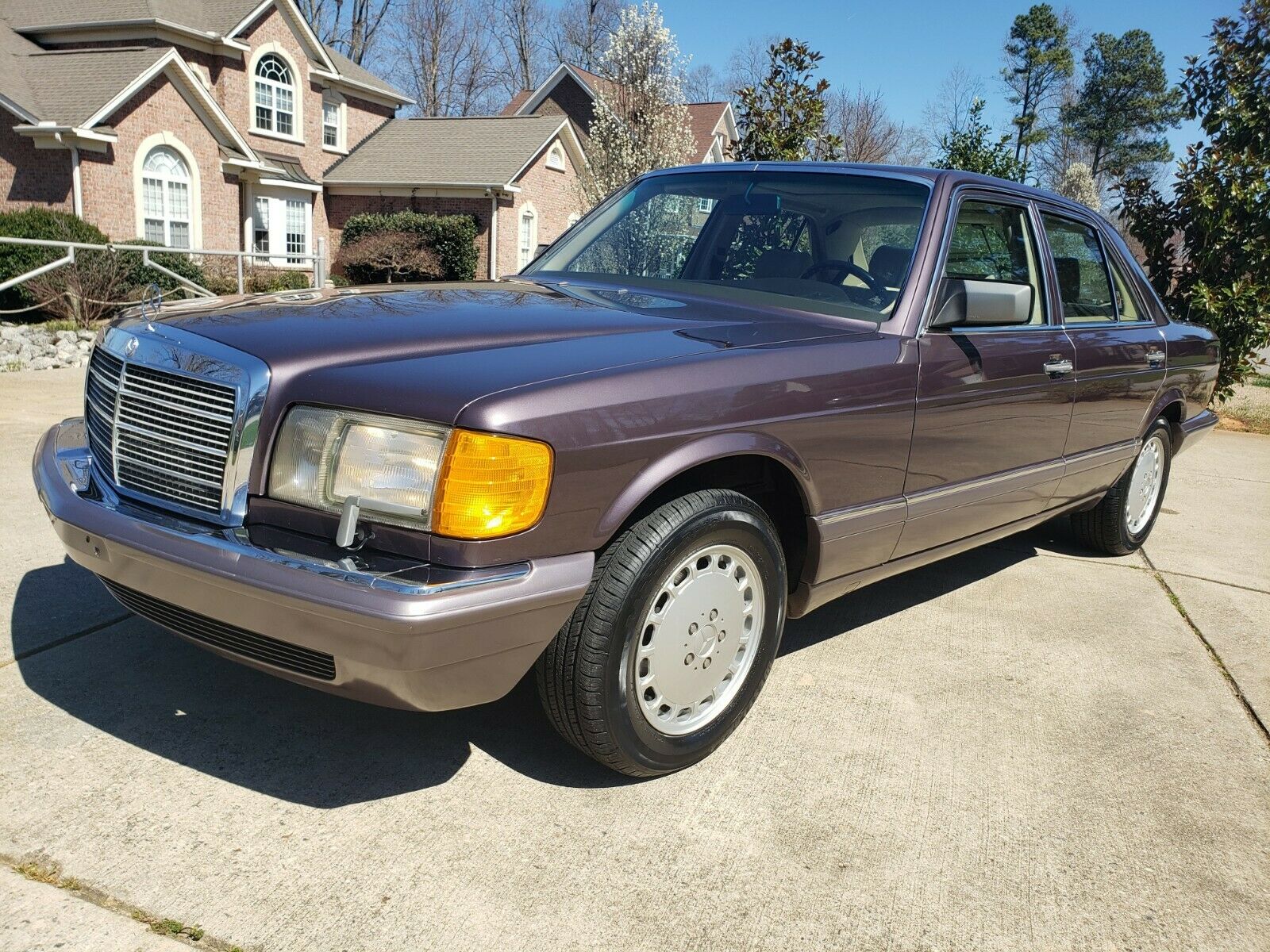 1991 Mercedes-Benz 300SE | LaptrinhX / News