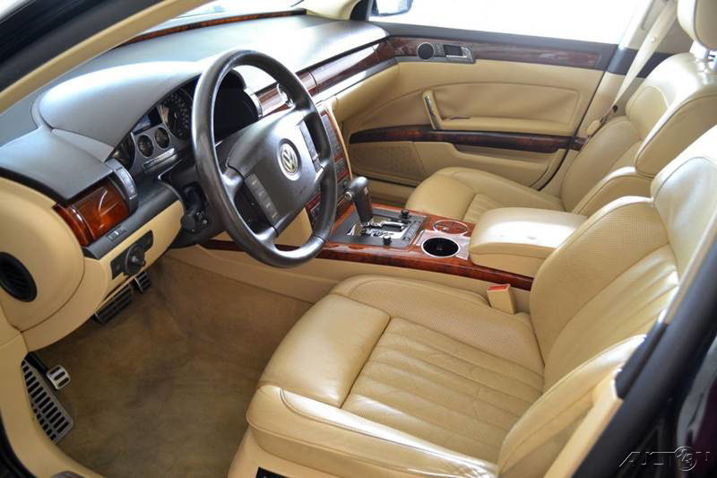 Budget Bentley 2004 Volkswagen Phaeton W12 German Cars