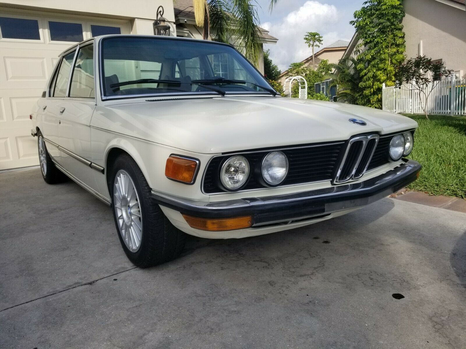 1977 BMW 530i | LaptrinhX / News