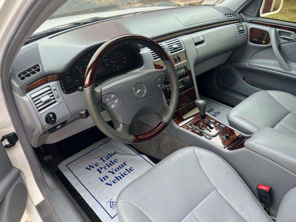 2002 e320 interior